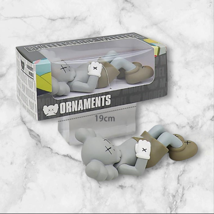 KAWS FIGURE (18 cm)