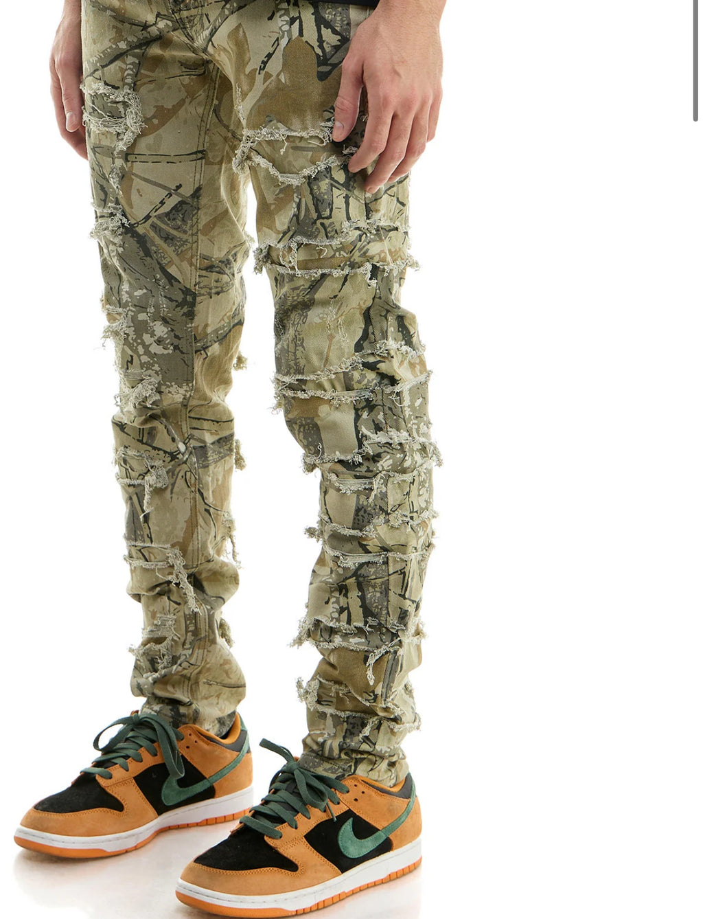 KDNK RIPPED PANTS