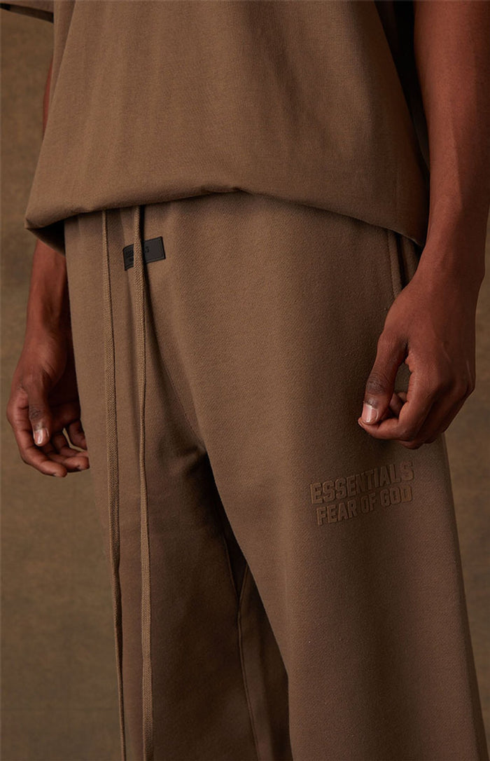 FEAR OF GOD ESSENTIALS SWEATPANTS (WOOD)