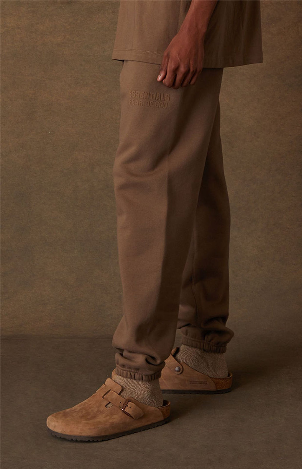 FEAR OF GOD ESSENTIALS SWEATPANTS (WOOD)