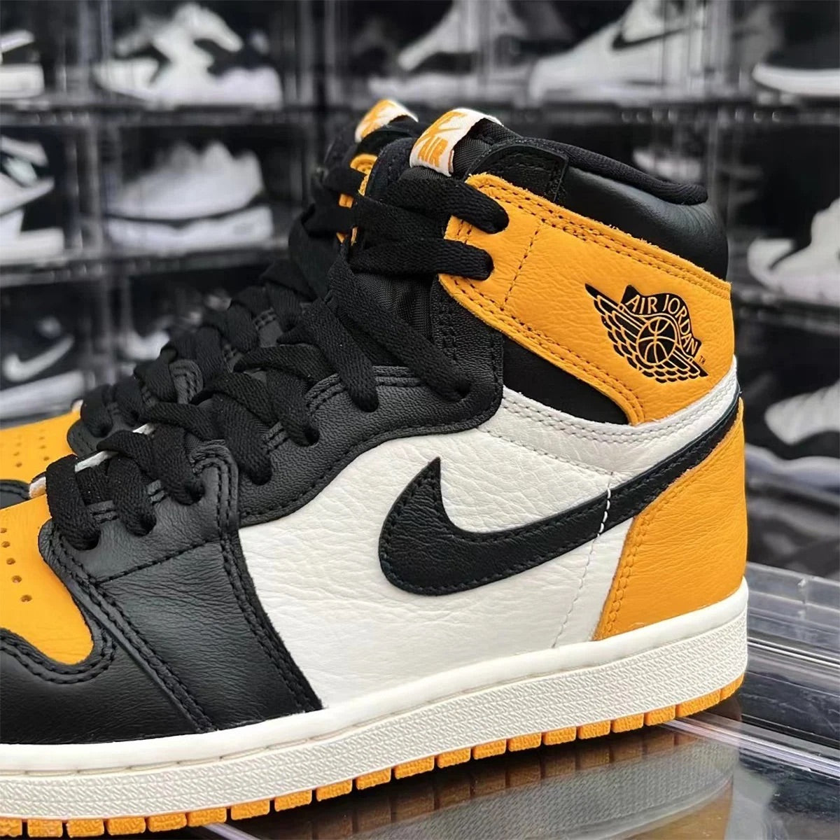 Retro 1 High “Taxi”