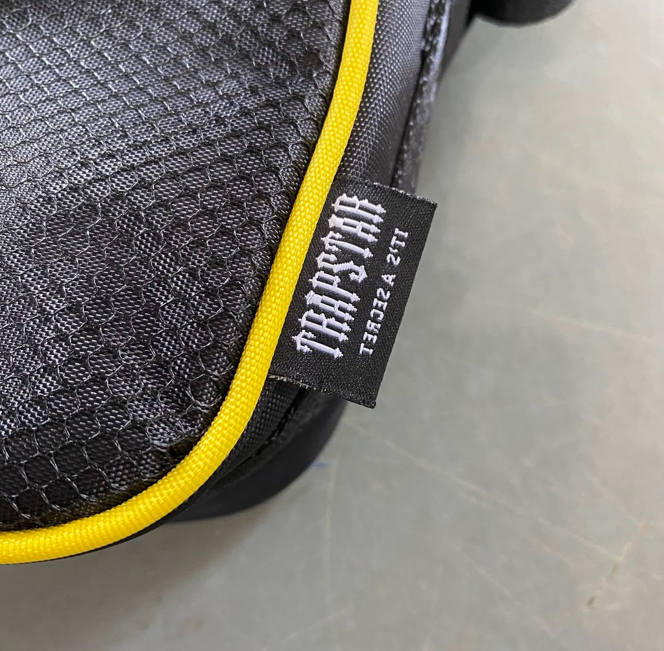 TRAP STAR MESSENGER BAG