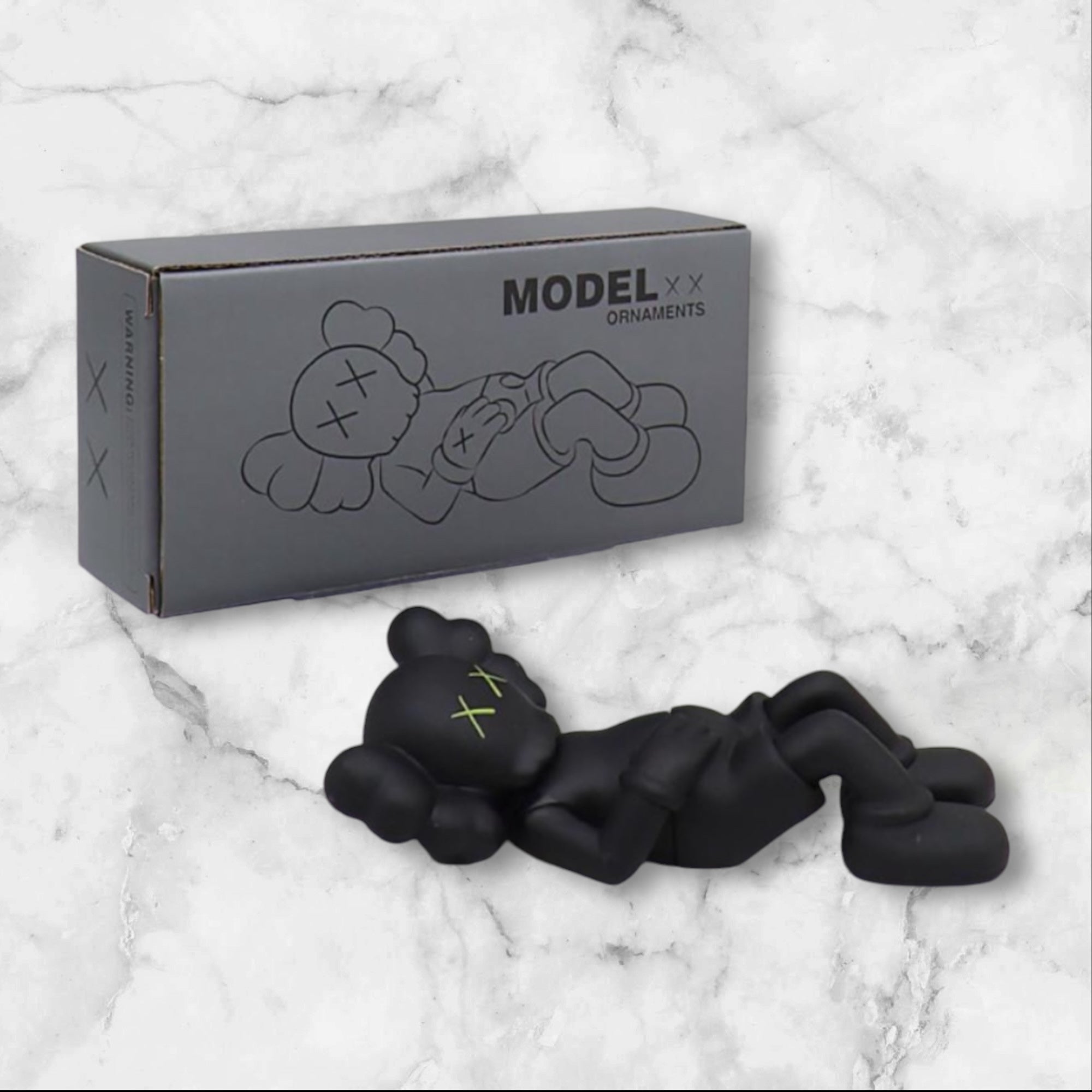 KAWS FIGURE (18 cm)