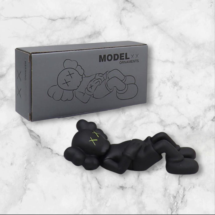 KAWS FIGURE (18 cm)