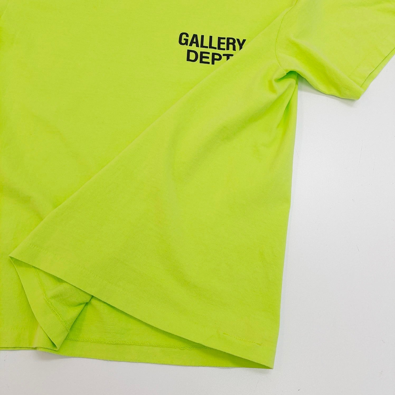 Gallery dept “Souvenir Tee” 🔝