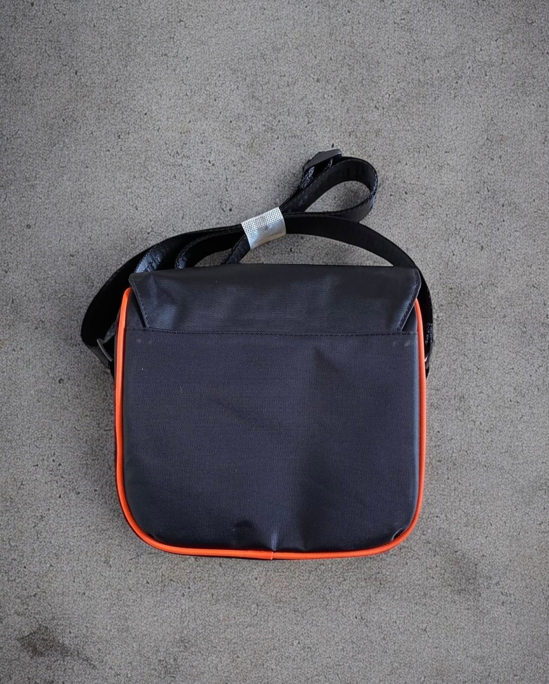 TRAP STAR MESSENGER BAG