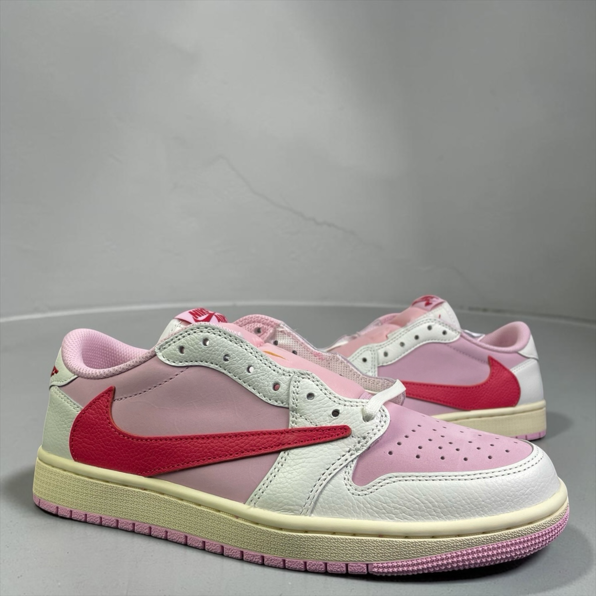 Jordan 1 Retro Low OG SP Tropical Pink