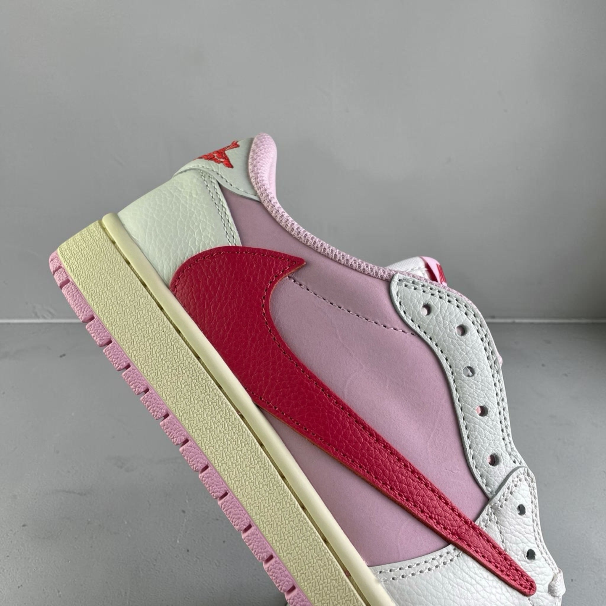 Jordan 1 Retro Low OG SP Tropical Pink
