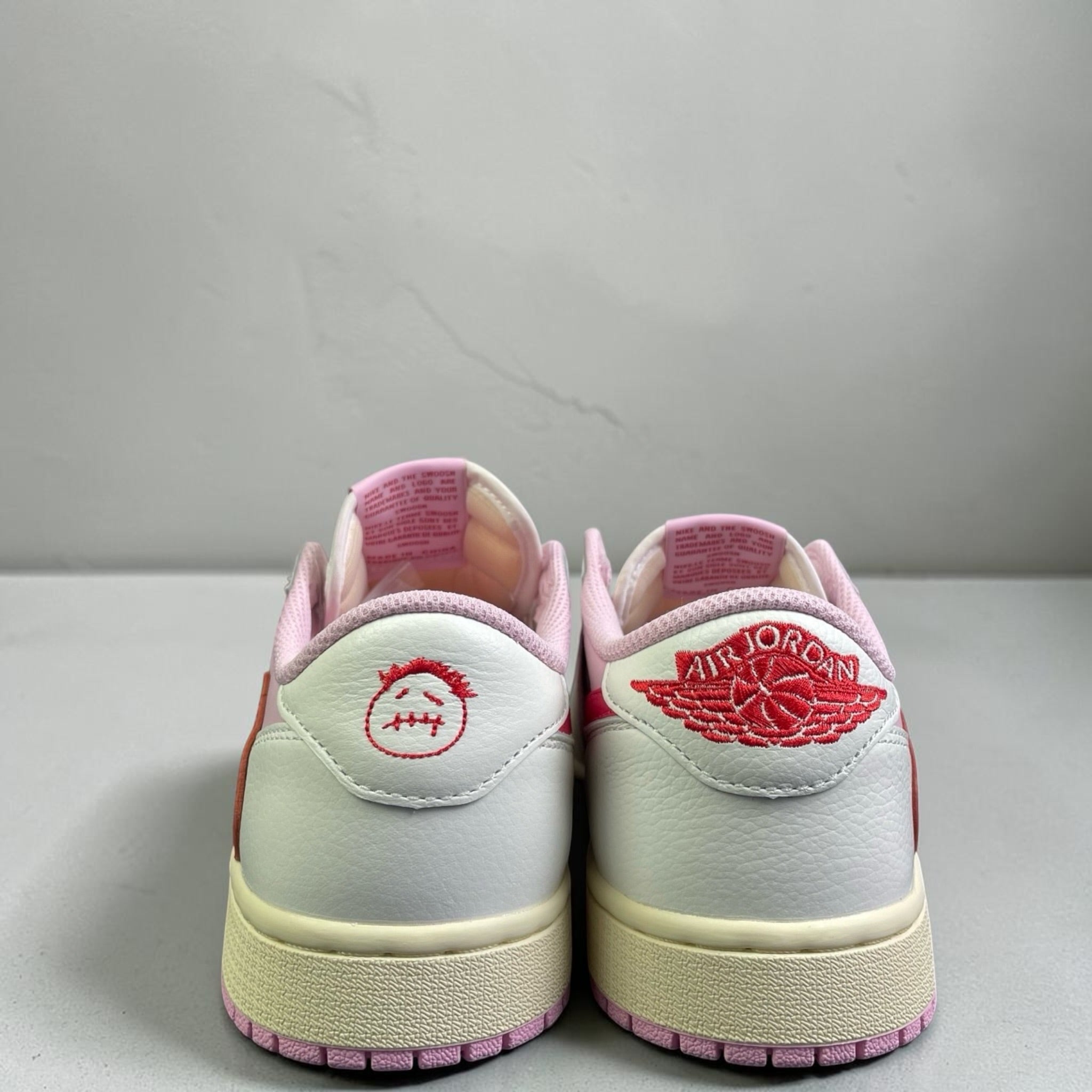 Jordan 1 Retro Low OG SP Tropical Pink